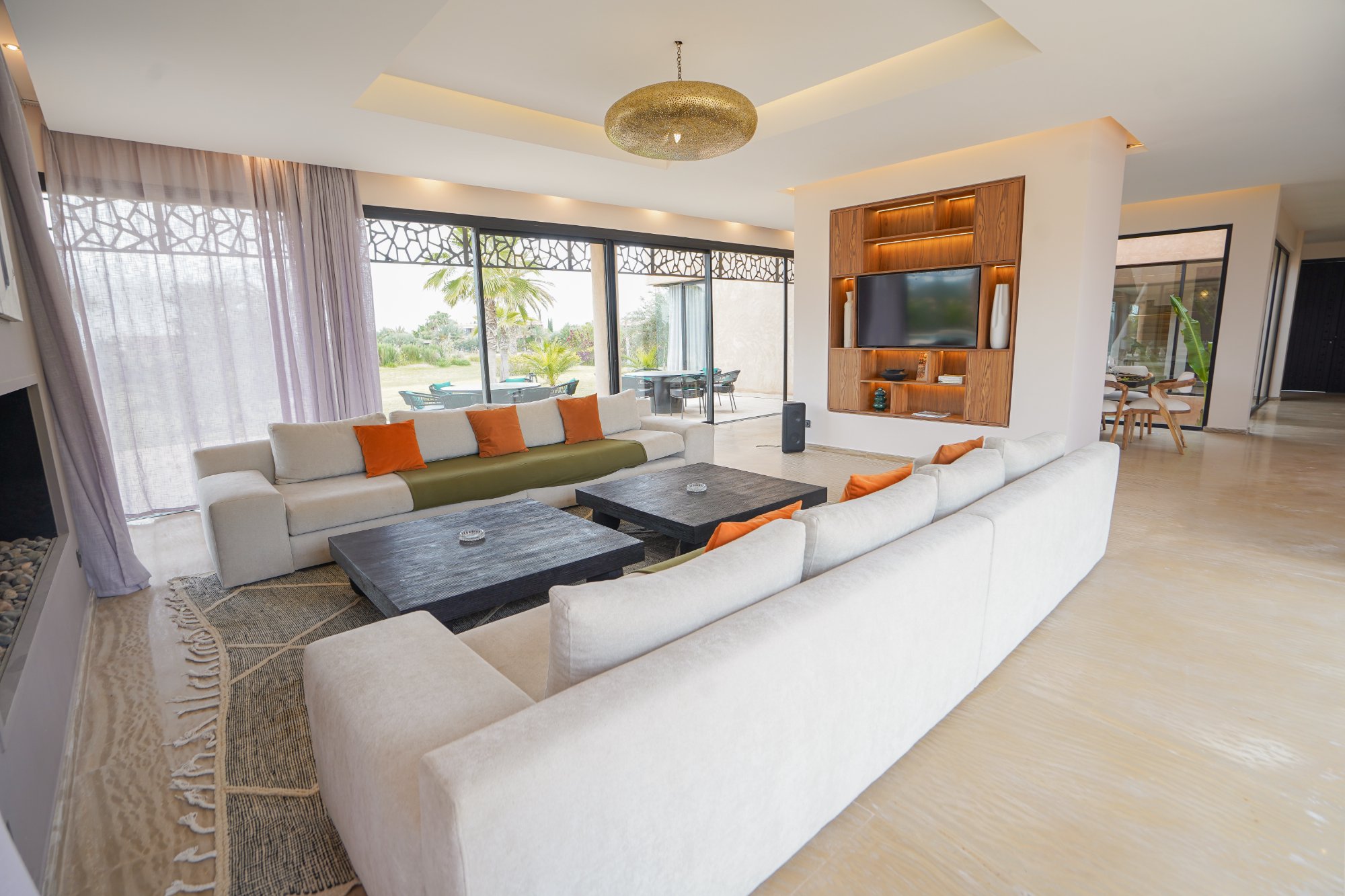 Villa Holi — Salon