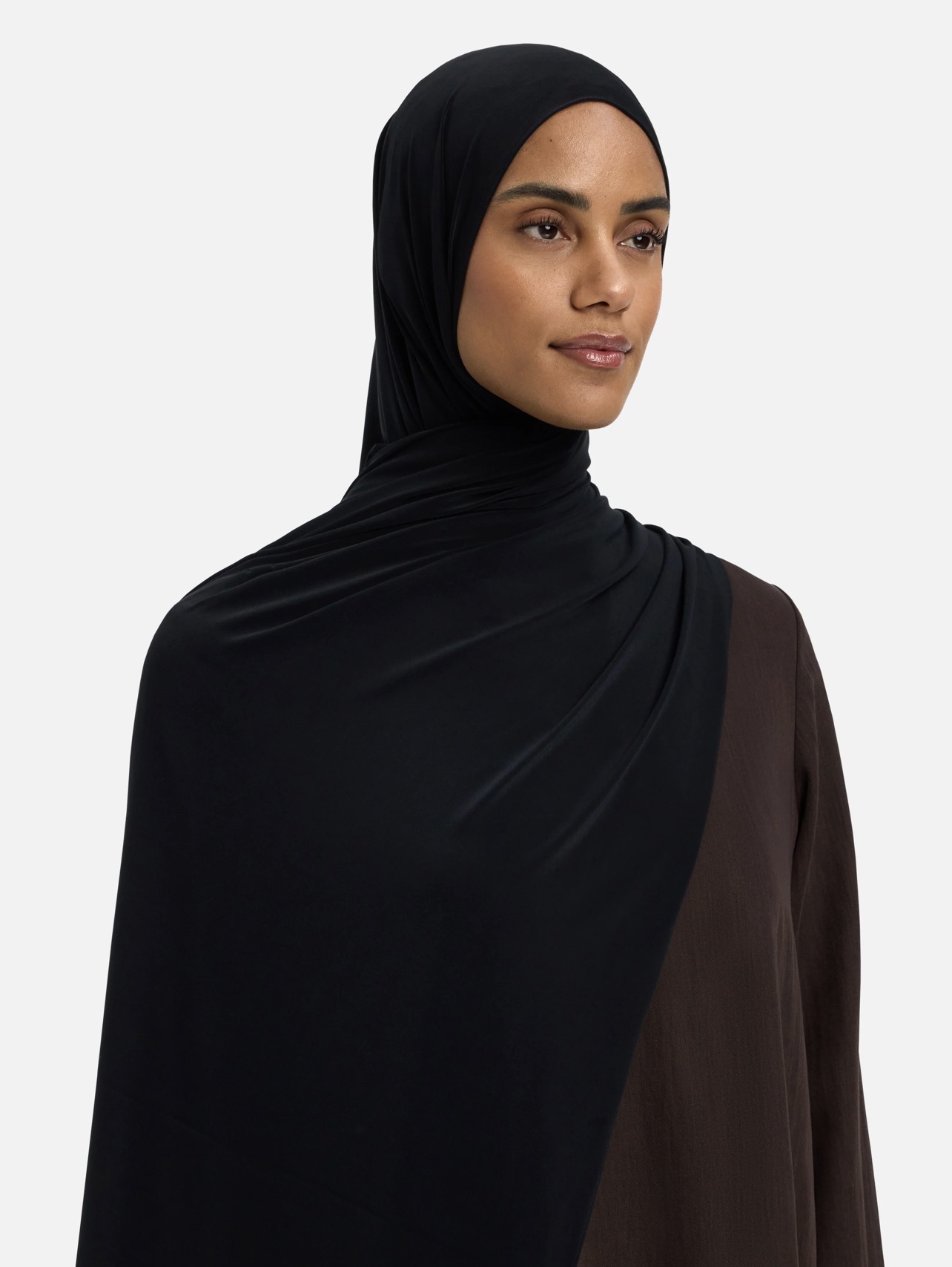Hijab Premium Jersey — Noir, model front