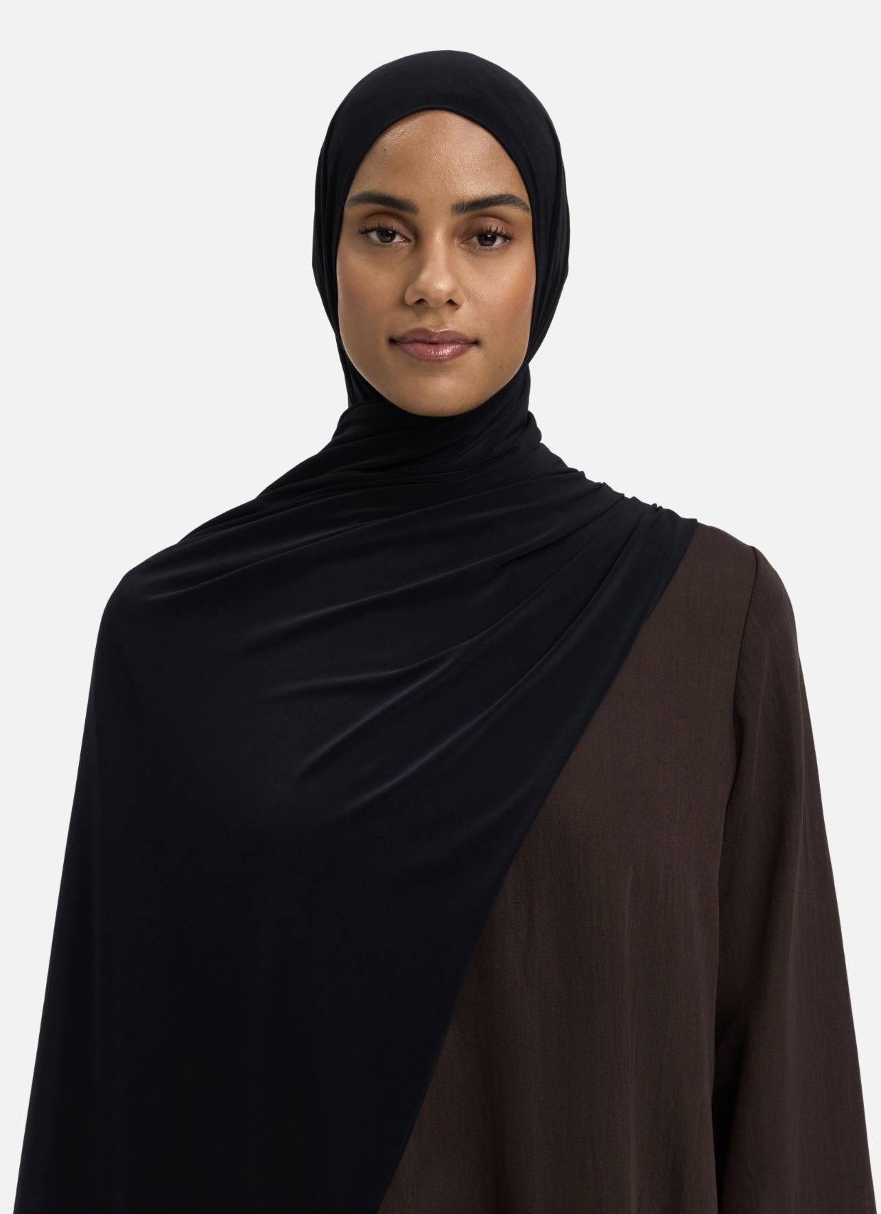 Hijab Premium Jersey — Noir, model draped
