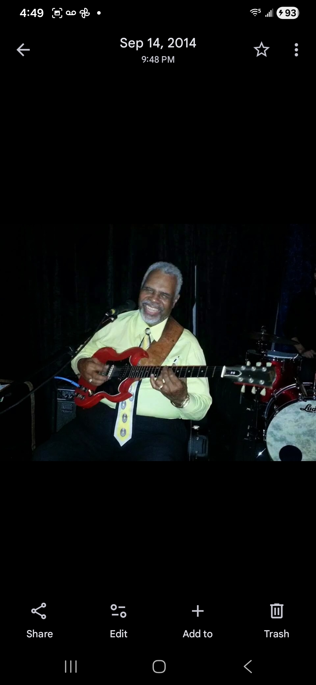 Classie Ballou performing in Périgueux, France