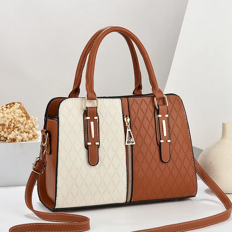 LUMÉRA Structured Satchel