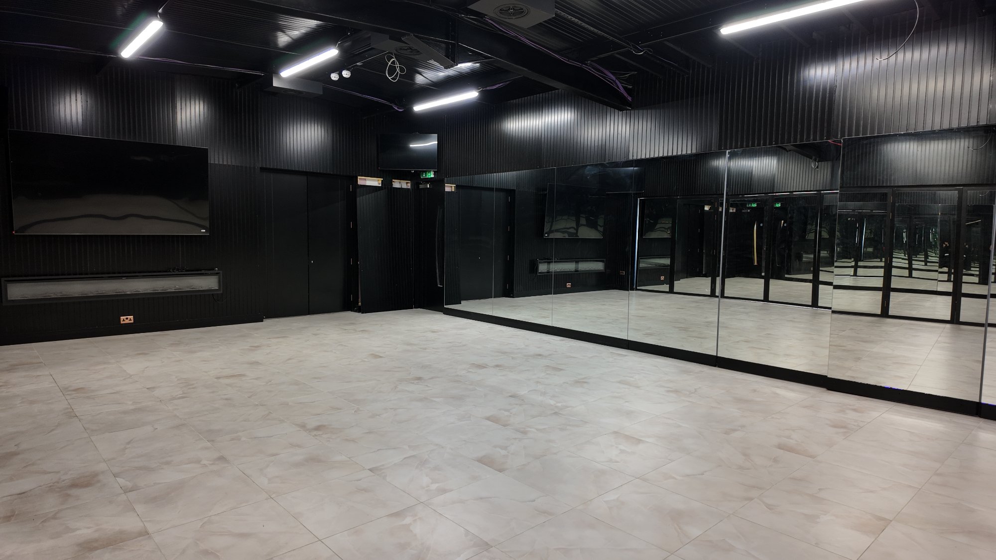 PYAANO Studio — speaker system and open space