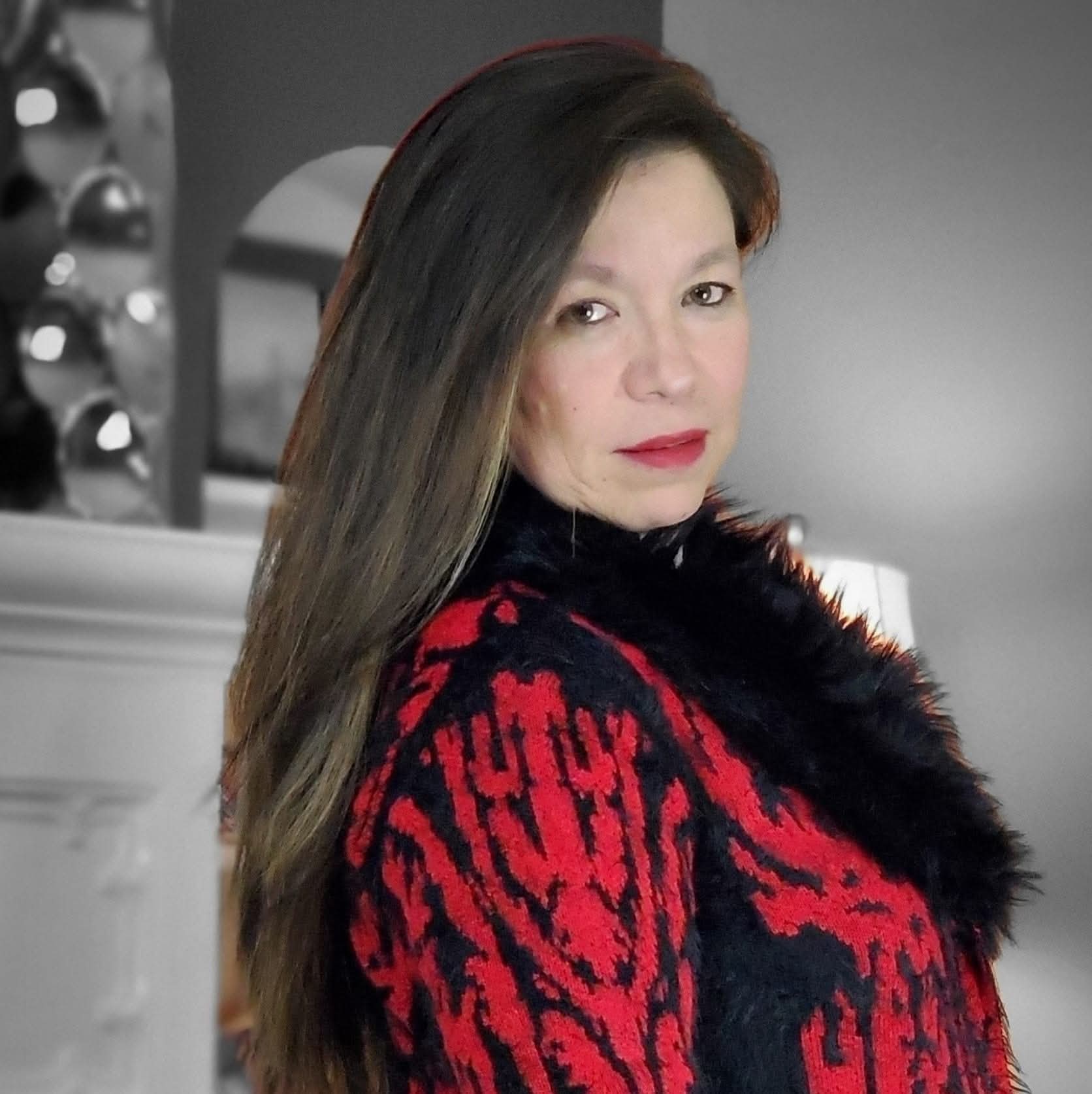 Eve Gomez — Editorial