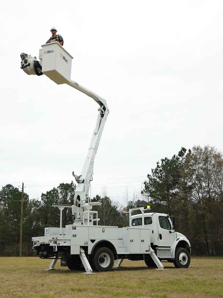 Altec AA55E Articulating Aerial Bucket Truck view 4