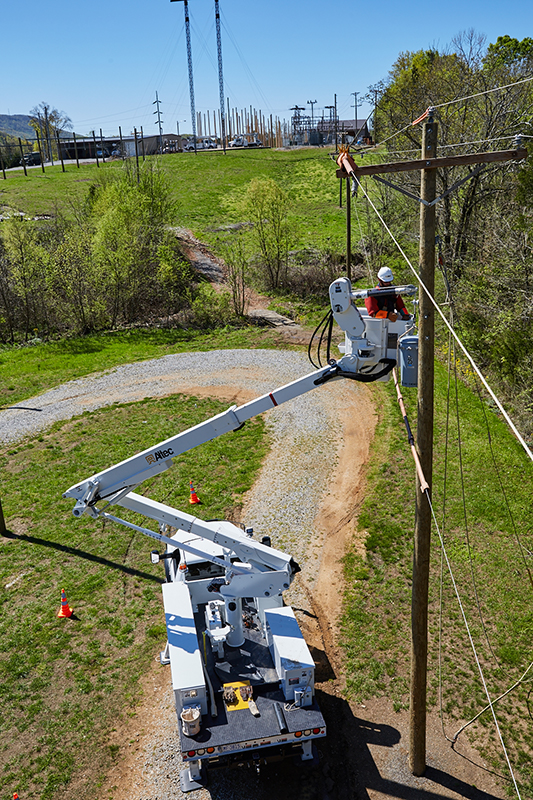 SkyCommand 45 Aerial Bucket Truck view 3