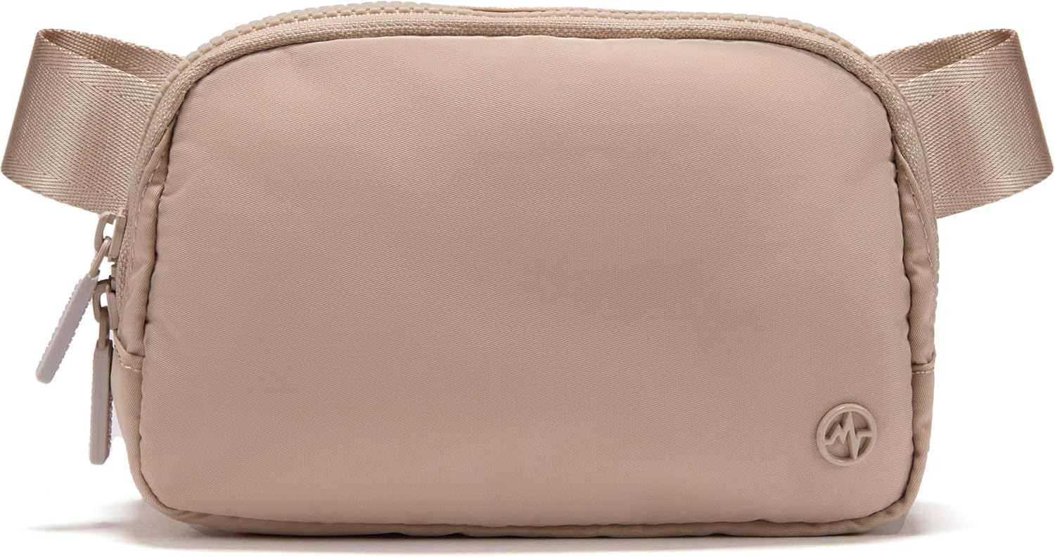 Pander Crossbody Gym Bag — Compact, water-repellent crossbody for the gym. Takes your essentials everywhere without getting in the way.