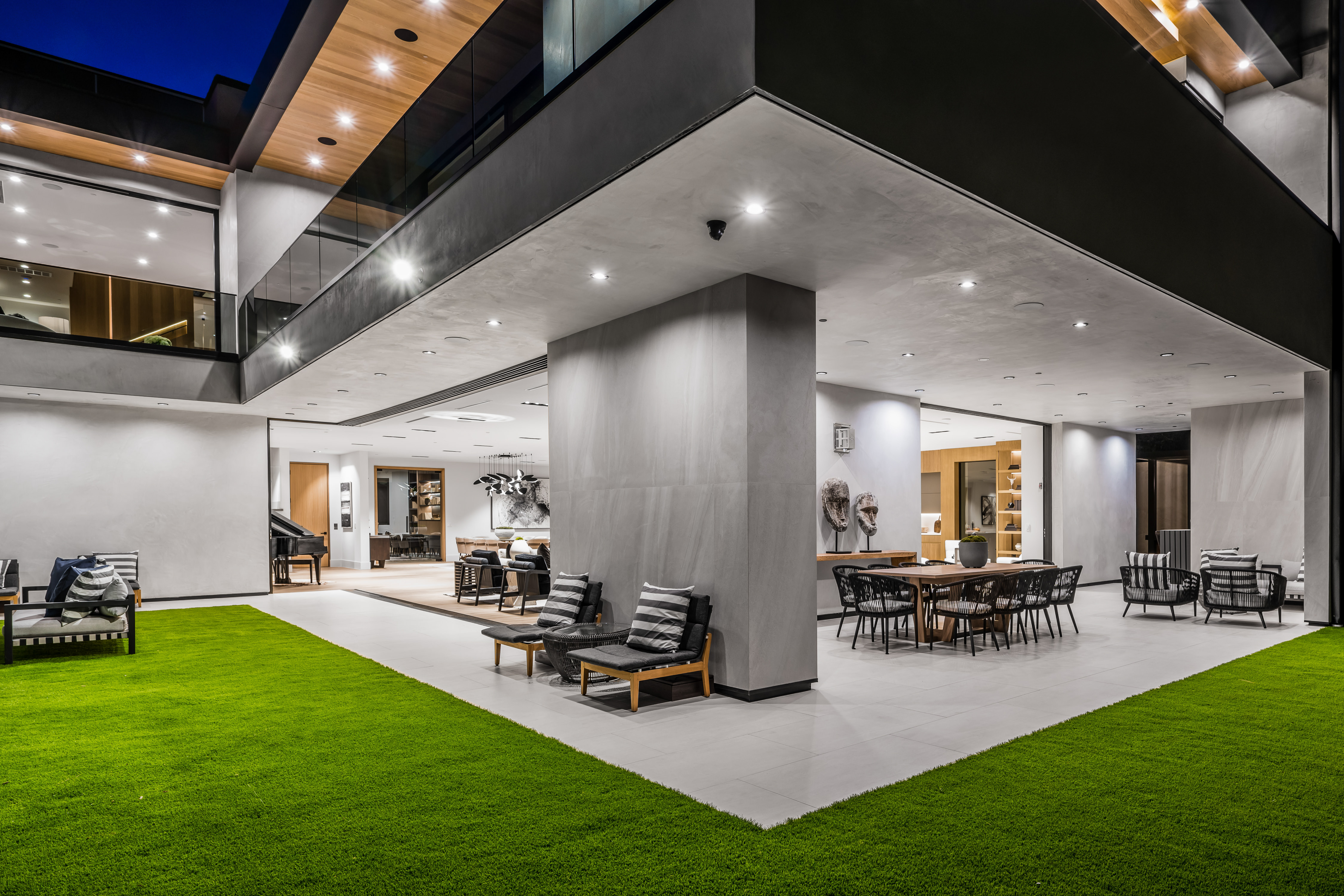 Modern GFRC patio with columns and outdoor dining