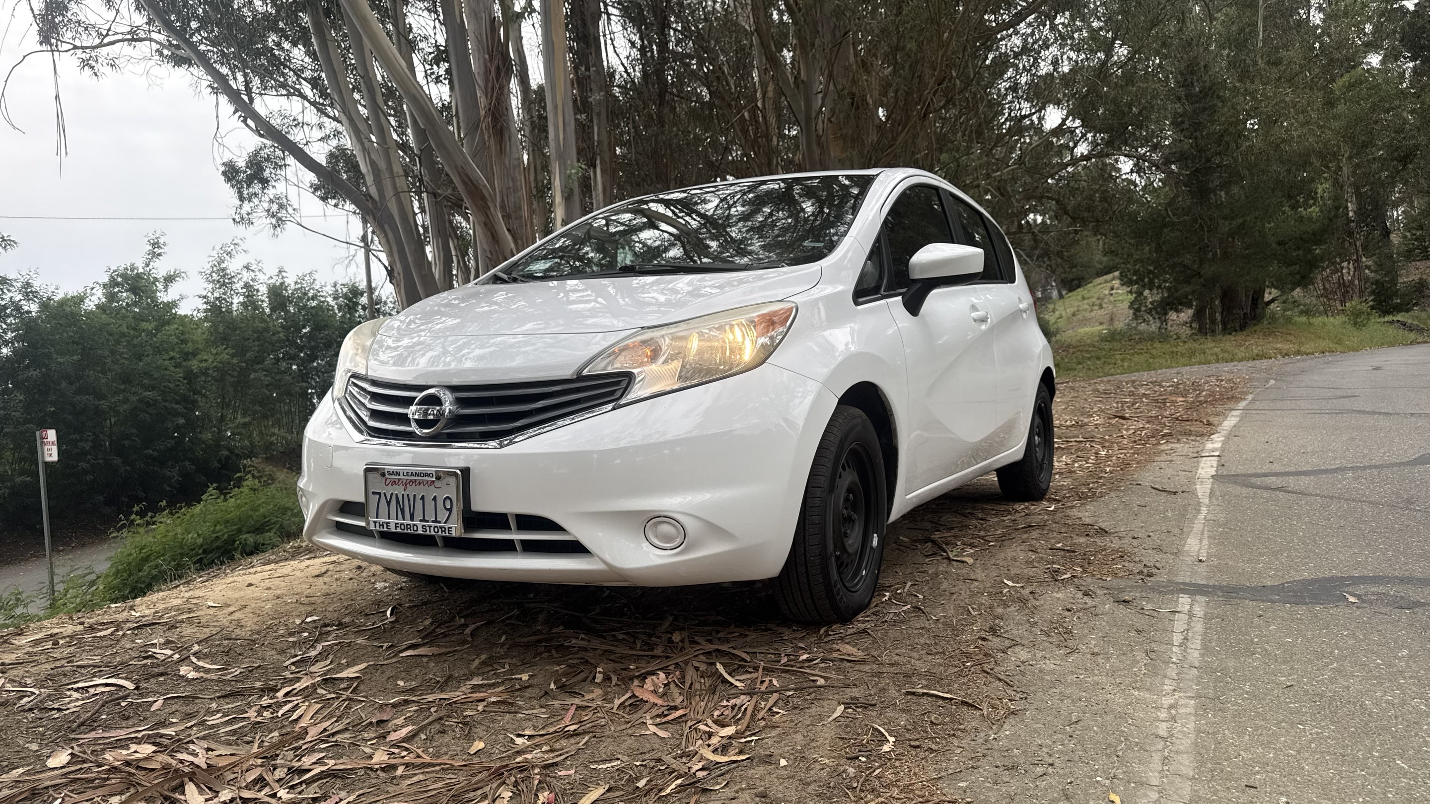2015 Nissan Versa Note SV - Front 3/4 view