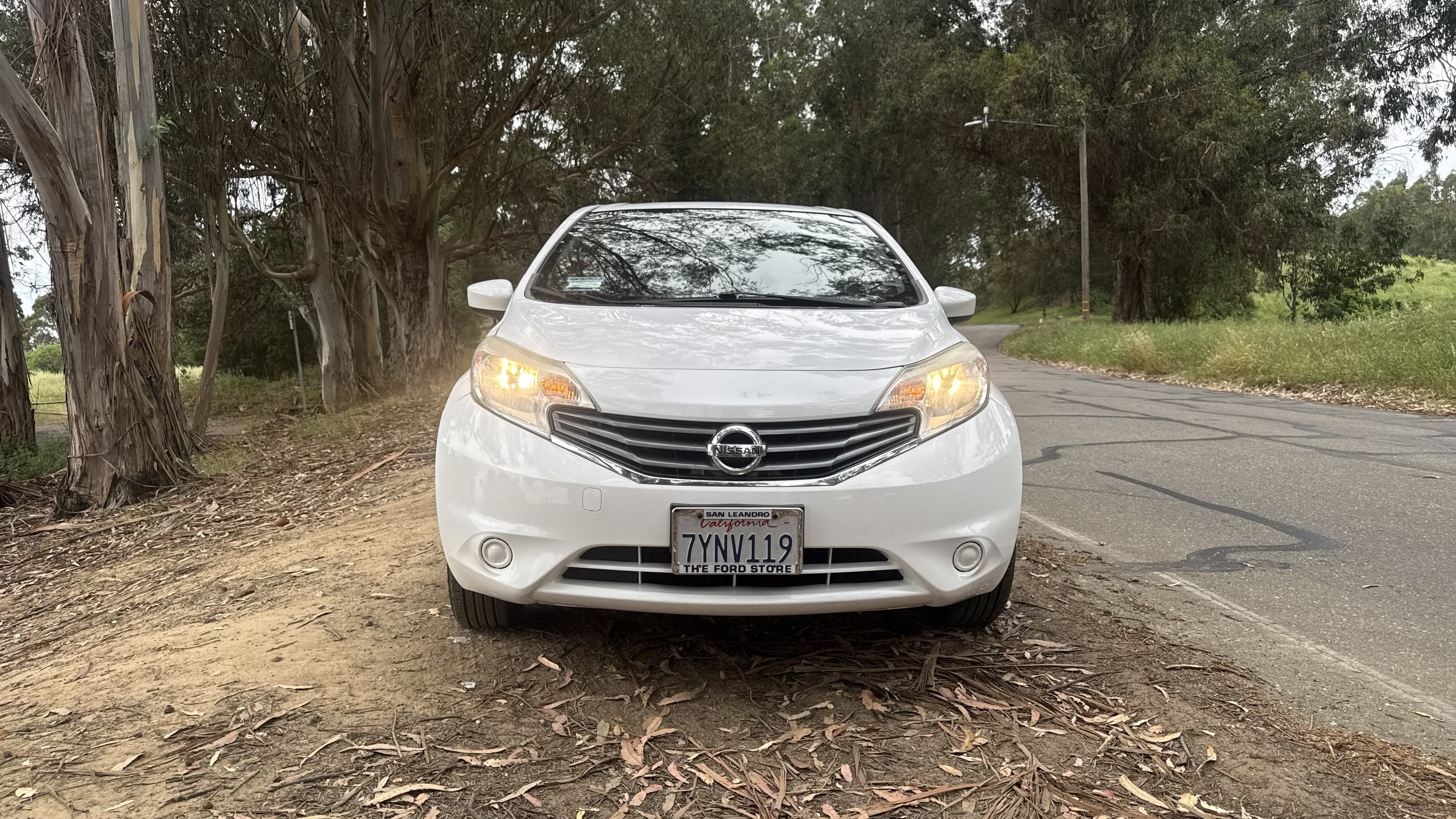 2015 Nissan Versa Note SV - Front view