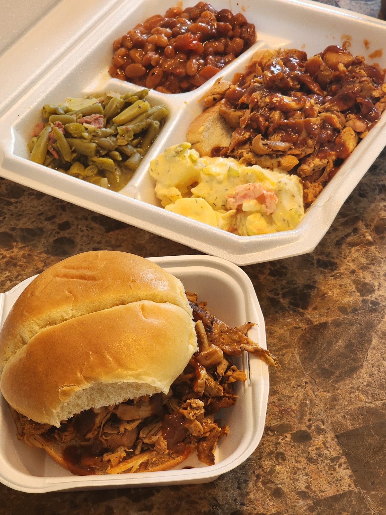 Authentic BBQ & Comfort Food Plates – Homemade Rubs & Sauces