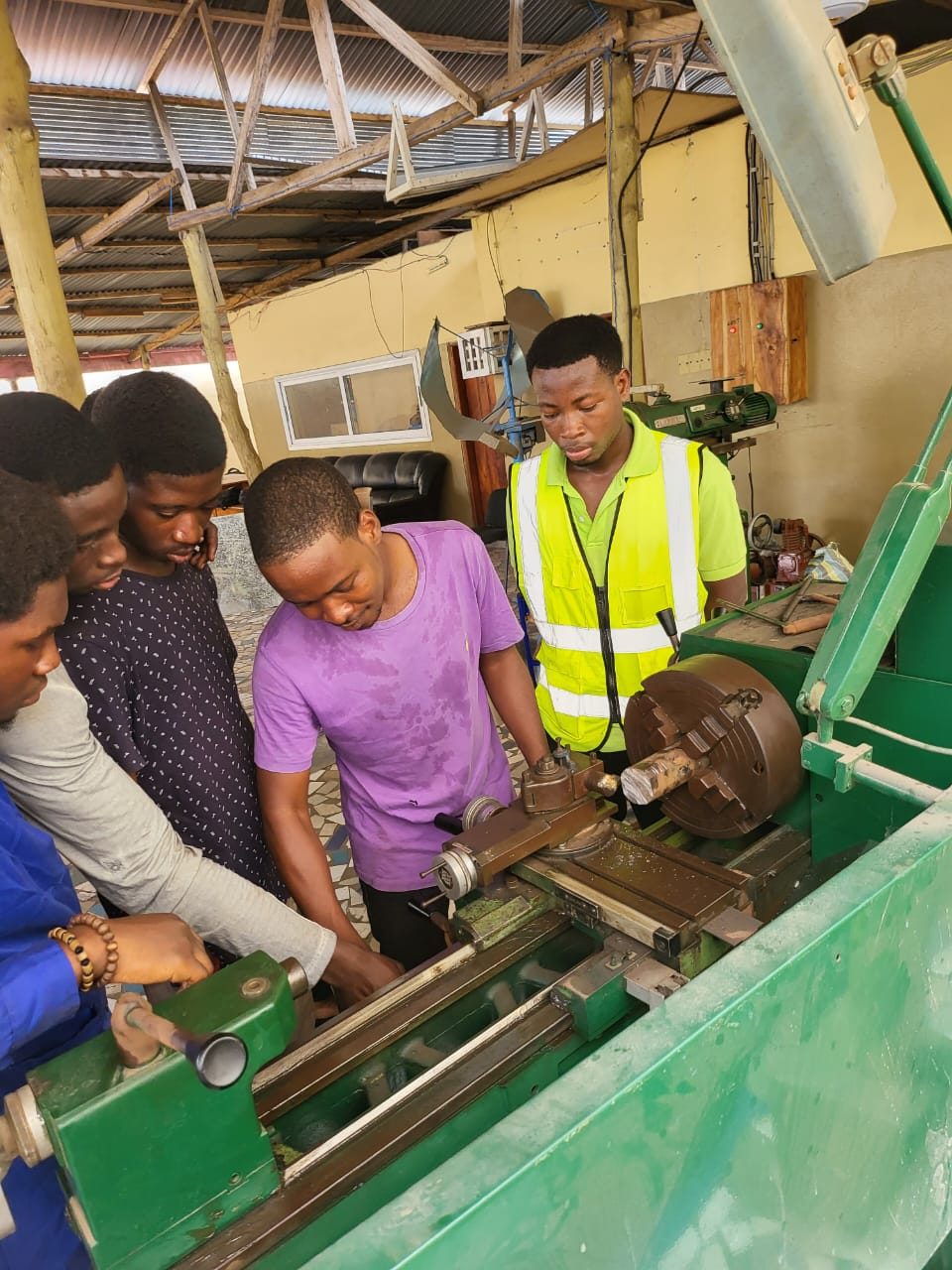 Atelier usinage tour ESIG