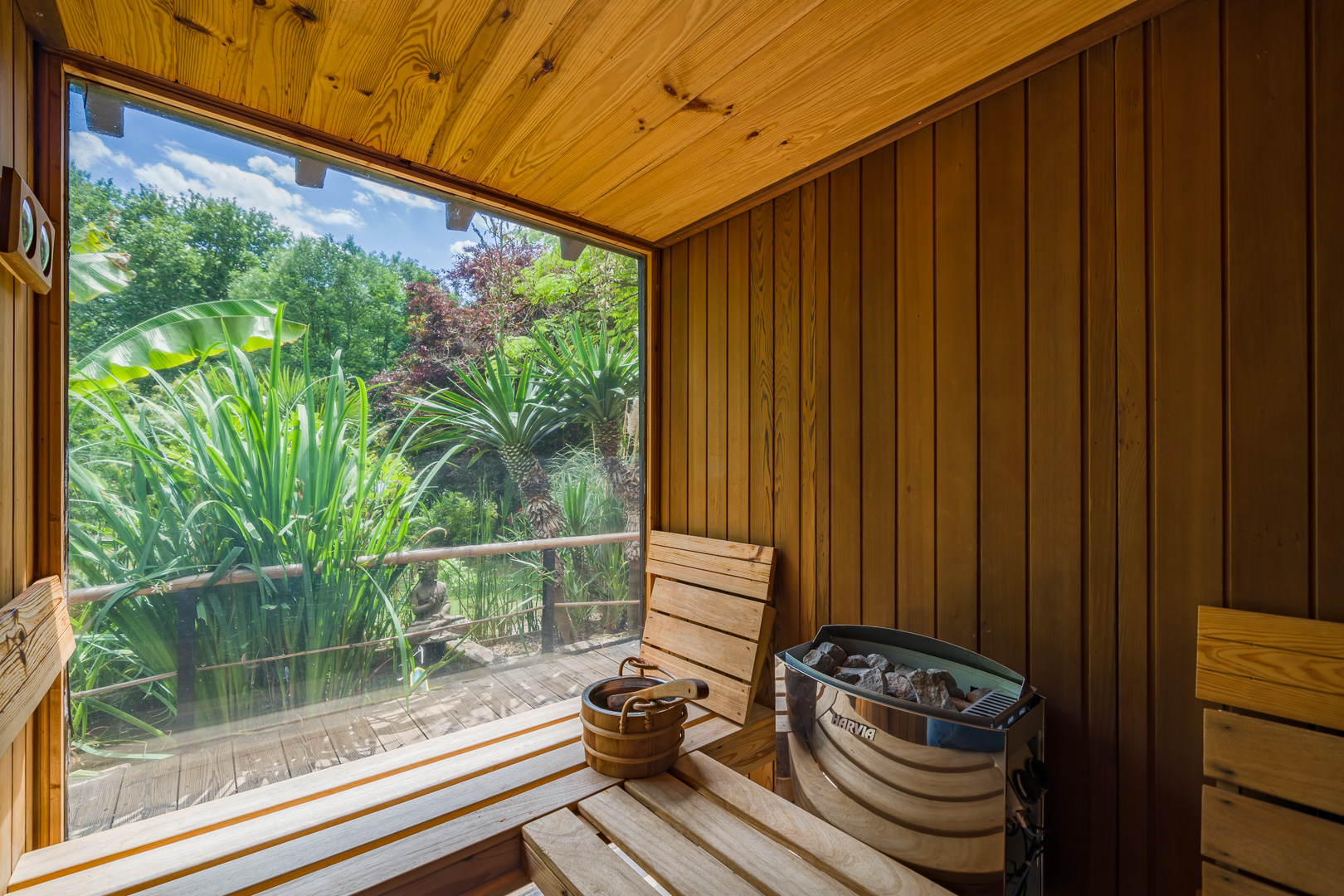 Terrasse et mobilier teck — Villa Théa Paris Bali