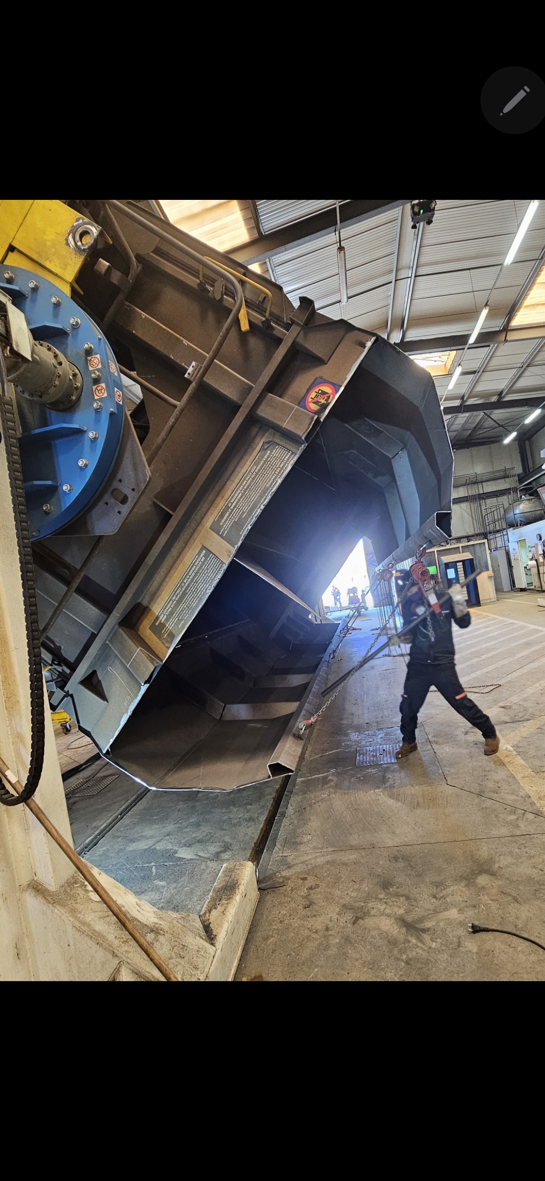 Wagon sur positionneur rotatif, travail en cours